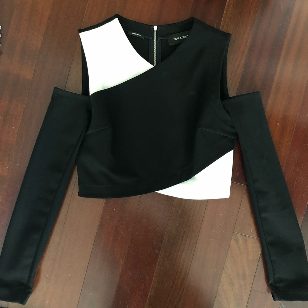 Yo gal Azrouel black and white top